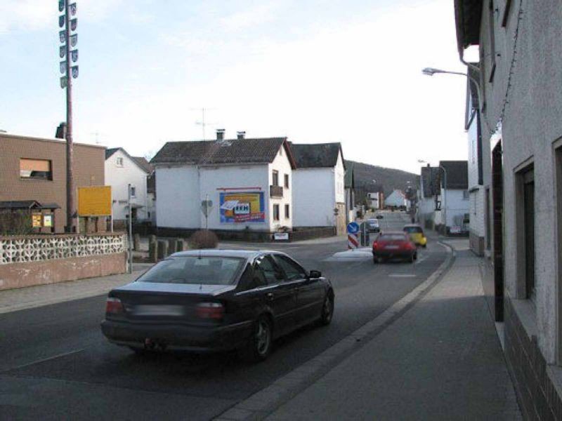 Frankfurter Str. 19 (B 277)