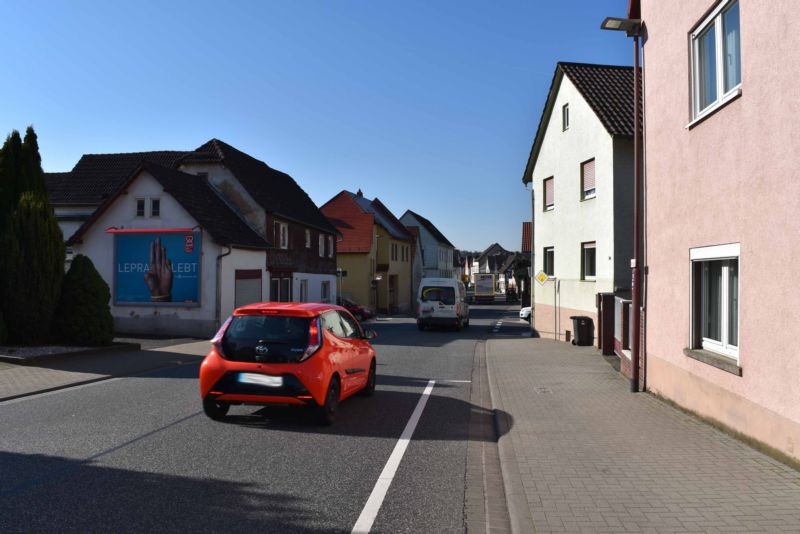 Lauterbacher Str. 17 (B 275)