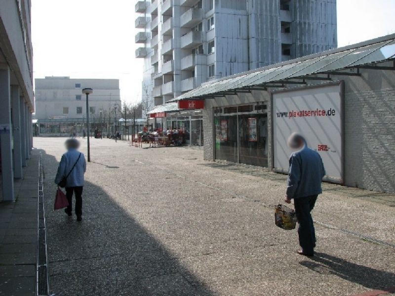 Kurt-Schumacher-Platz 4 ne. Eingang FAMILA