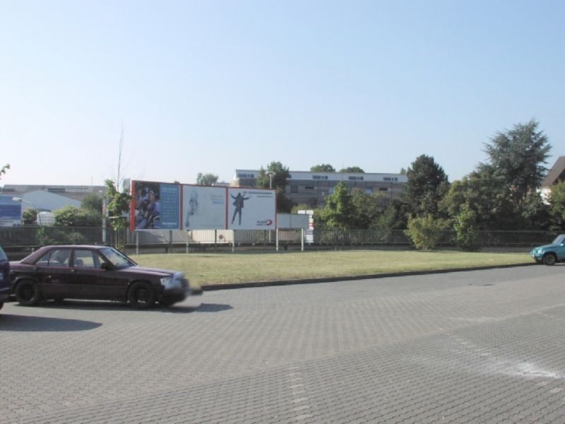 Bonner Str.  / Von-Kuhl-Str. / Ausf. McDonalds quer
