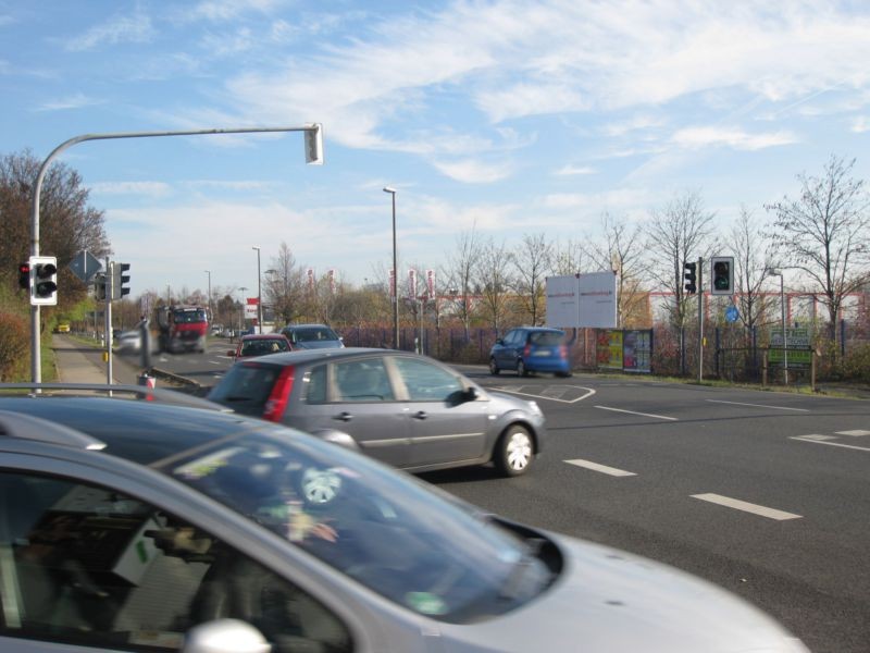 Riesaer Str. geg. Einf.-Ausf. Paunsdorf Center
