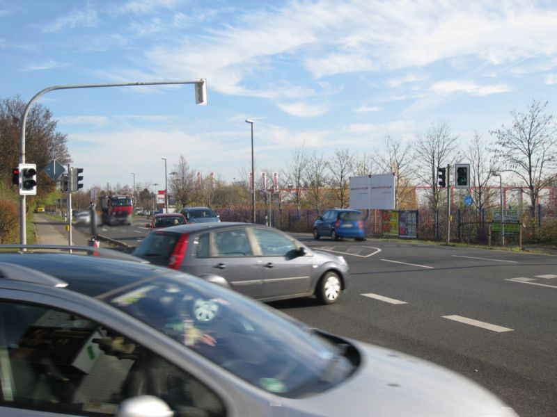 Riesaer Str.  / geg. Einf.-Ausf. Paunsdorf Center