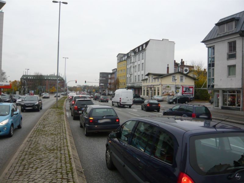 Fackenburger Allee 17 (B 206)  / Steinrader Weg