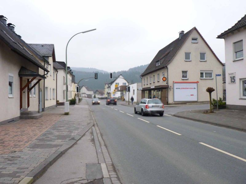 Bahnhofstr. 13   (L 541) - quer / Hohler Weg