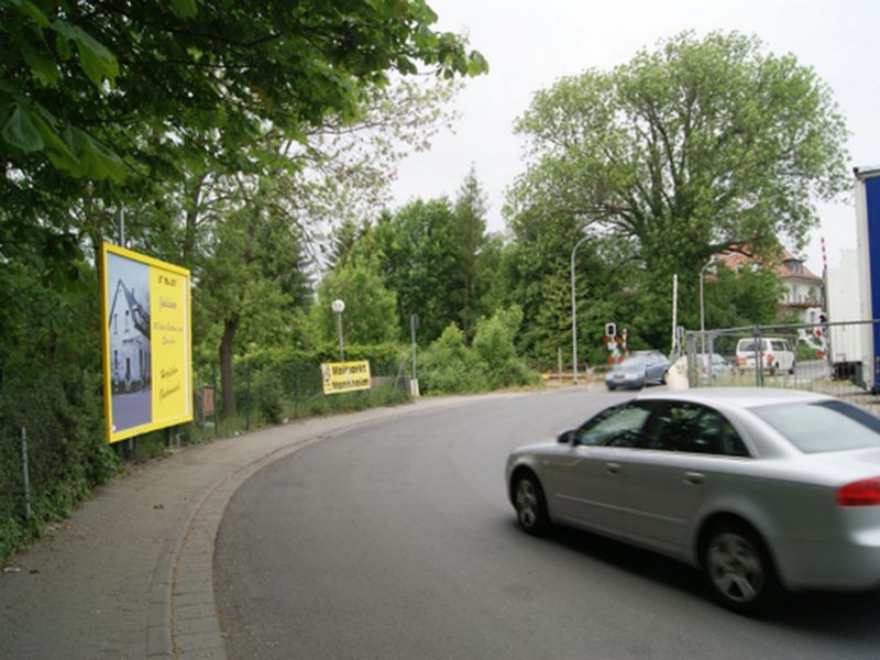 Bahnhofstr.  Bahnüberg. Kurve quer