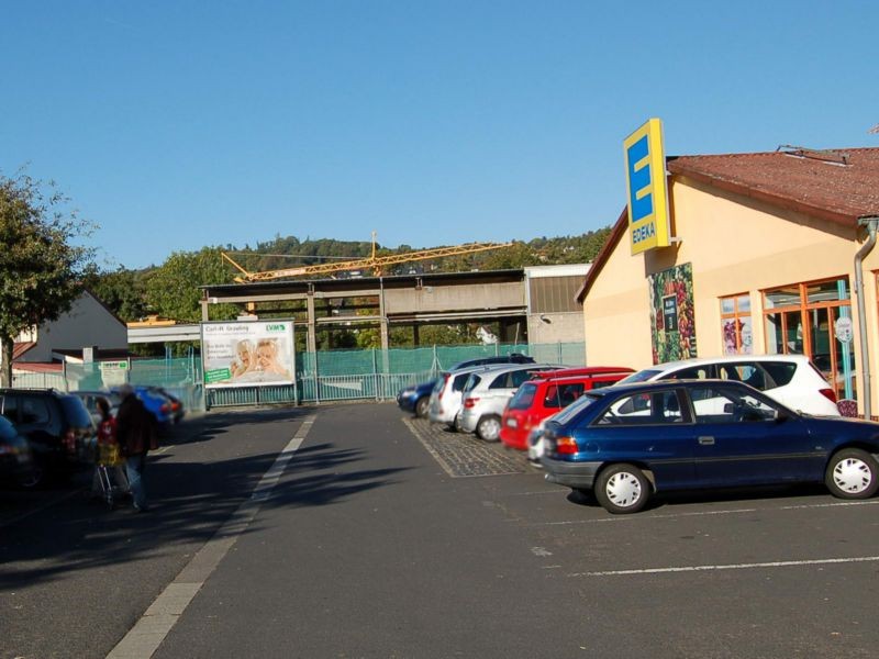 Am Bahnhof  / In den St. Wendelsgärten 7 (PP) re.