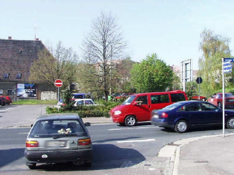 Leipziger Str. (B6) Nh. Neubauernweg 3 Hauswand re.