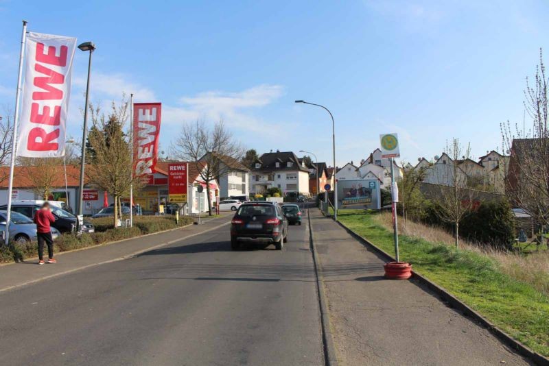 Alter Weg  / Licher Str. 40 geg. Einf. (PP) Rewe VS