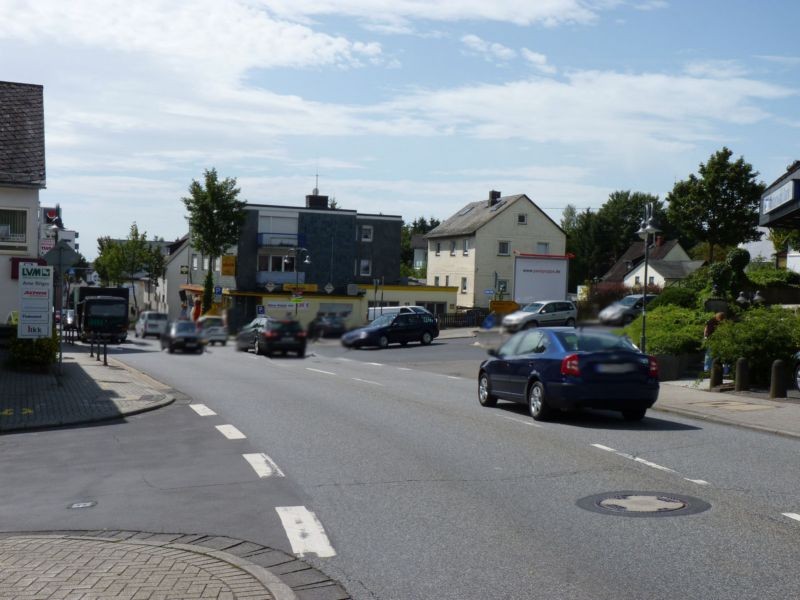 Hauptstr. 77 (B 54)  - quer / Koblenzer Str.