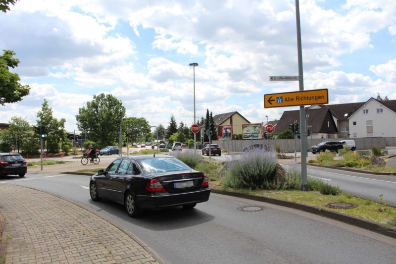 Riedbahnstr. 11  / Waldstr. schr.