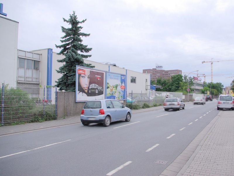 Friedrich-Schäfer-Str. 7 an Mauer li.