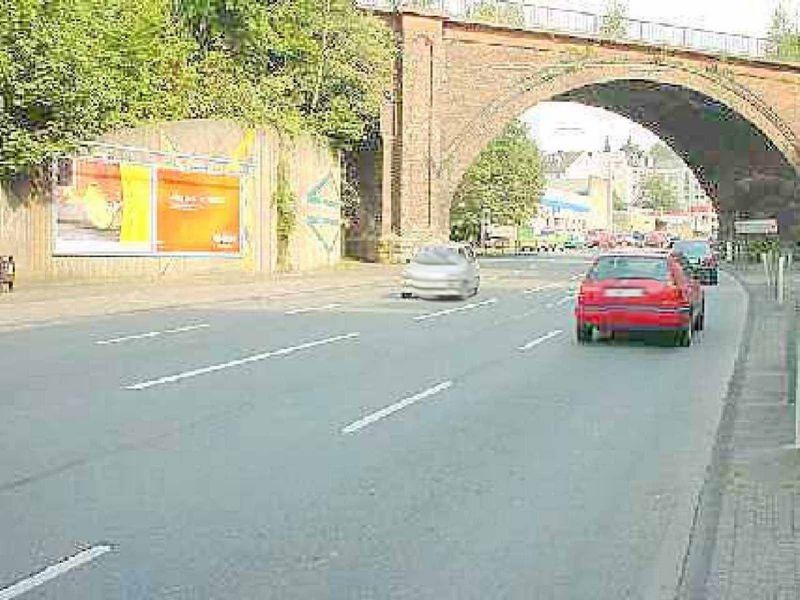 Westkotter Str.  / Ri. Münzstr. / v. Brücke li.