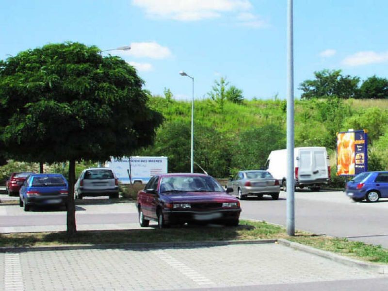 Niederauer Str. 43  / Einf. Kaufland li.