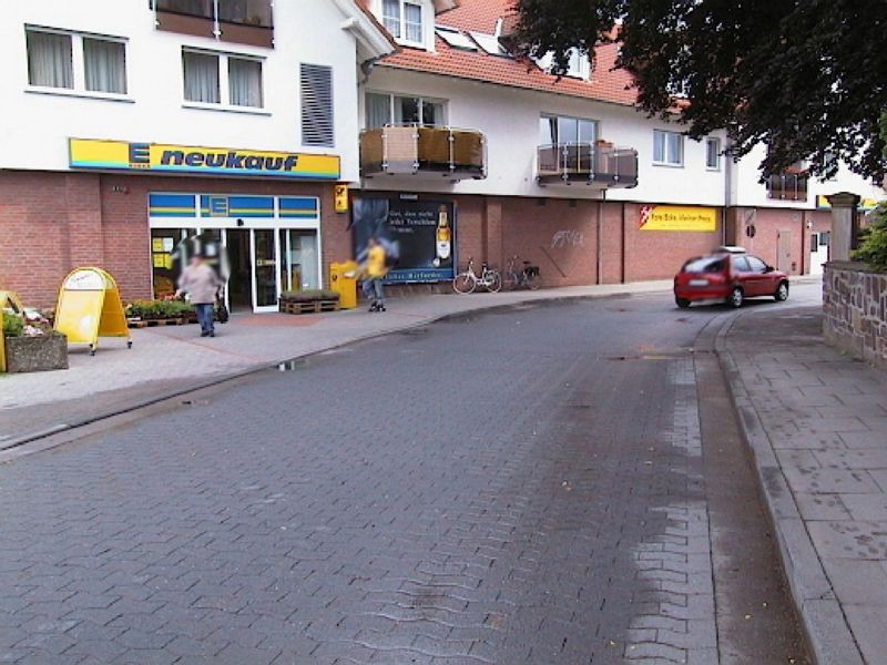 Friedhofstr. 1  / neb. Eing. Edeka li.