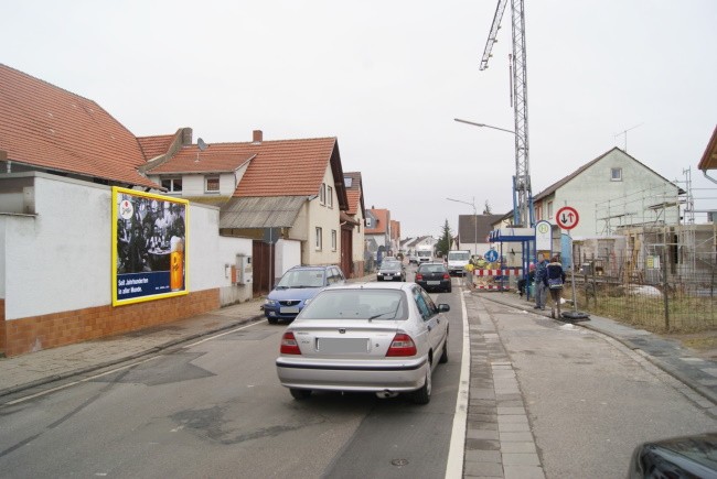 Hauptstr. 13  geg. Haltestelle