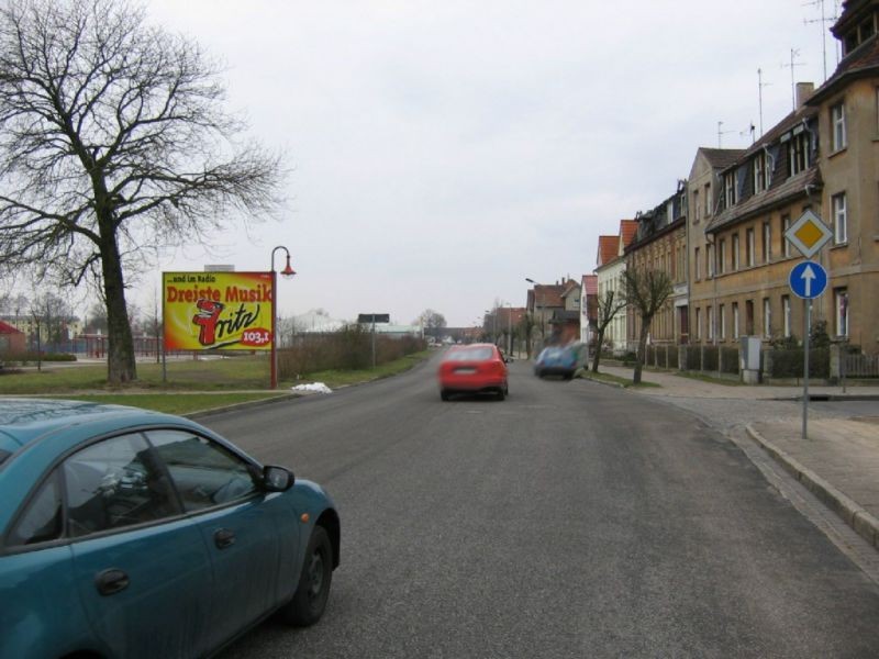 Lenzener Str.  / Bahnhofsplatz RS