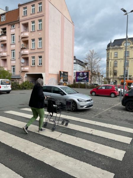 Neundorfer Str. 25  EDEKA quer