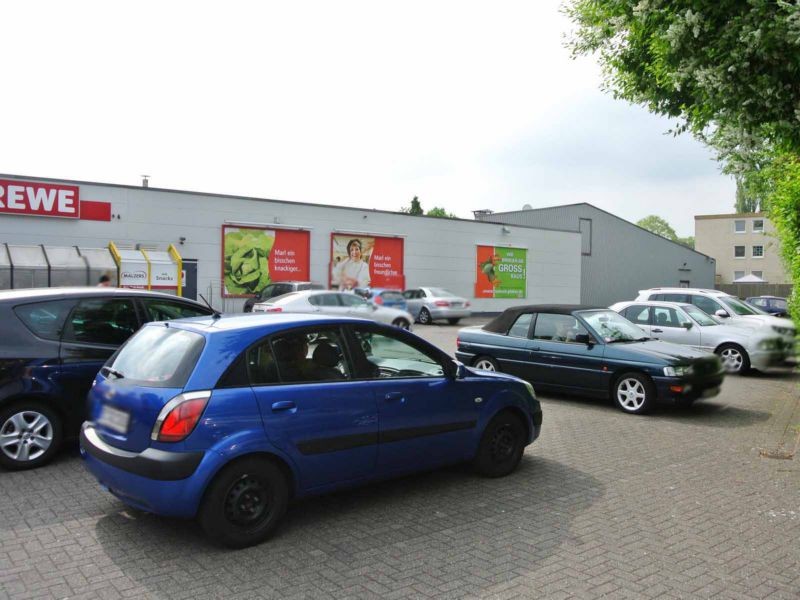 Schillerstr. 85a / (PP) re. neb. Eing.