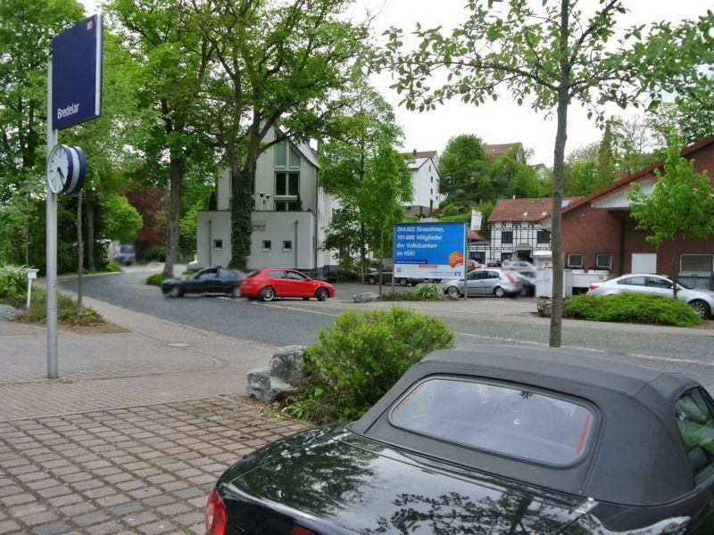 Sauerlandstr. 71 re. neb. Eing./Si. Einf.