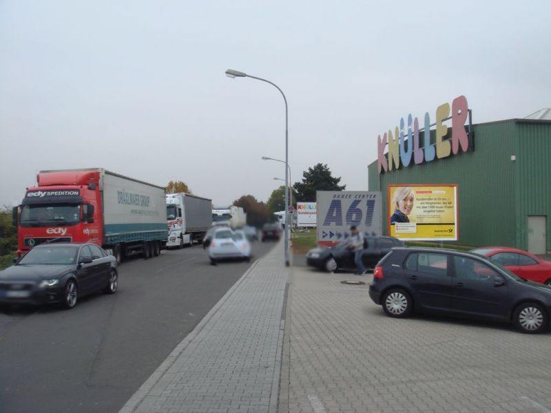 Werner-von-Siemens-Str. 8  / neb. Real re. quer VS