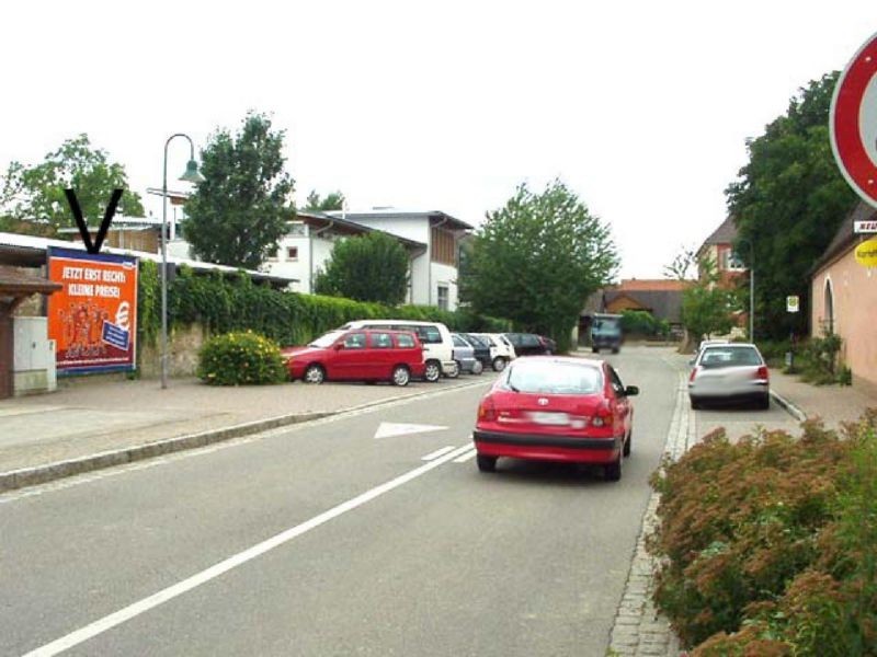 Sankt-Michael-Str.  geg. Kirche