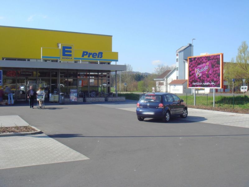 Böswiesenstr. 2a  / Edeka (PP) Eing. re.