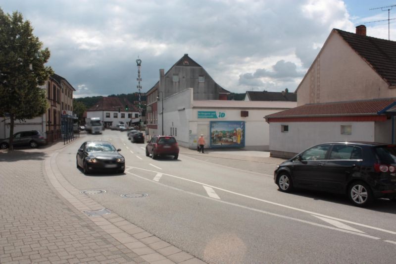 Hauptstr. 80  quer