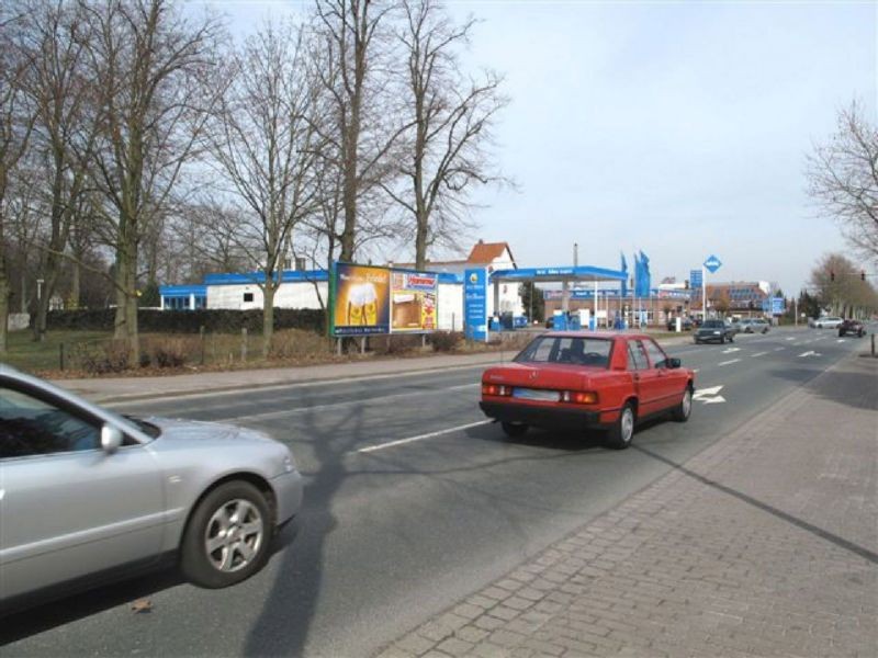 Auf dem Esch (B 51)  / Am Heldenhain / neb. Aral