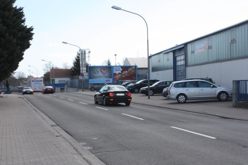 Industriestr.  geg. Hs.-Nr. 24 / Siemensstr. quer