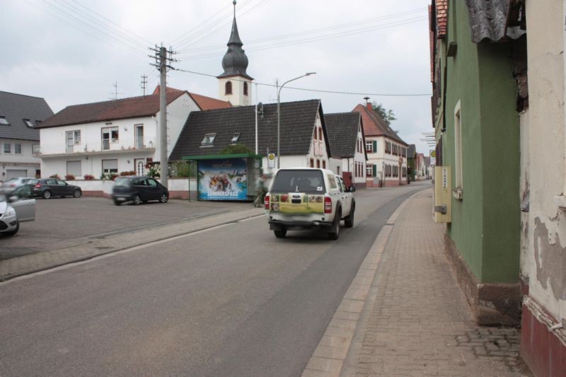 Hauptstr.  / Domherrenplatz quer