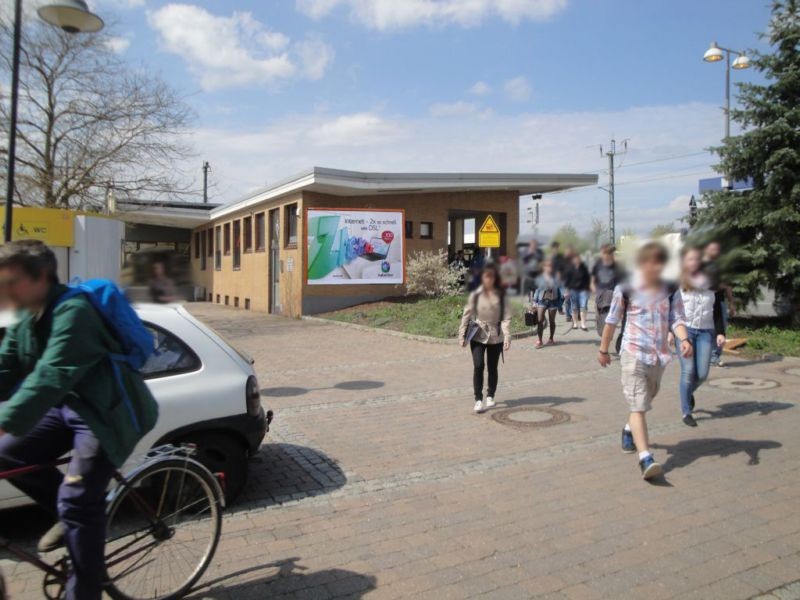 Bahnhofsvorplatz  quer