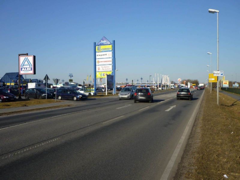 Flensburger Chaussee  / neb. Einf. EKZ Si. Str.