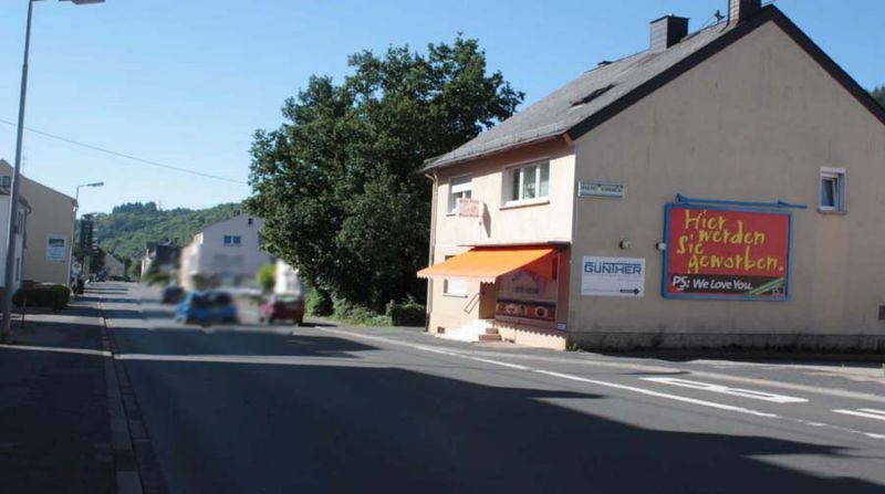 Tiefensteiner Str. 208 (B 422)  quer