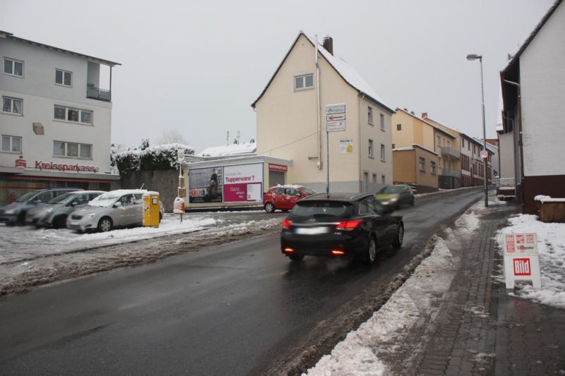 Opelstr. 48  / Sparkasse quer