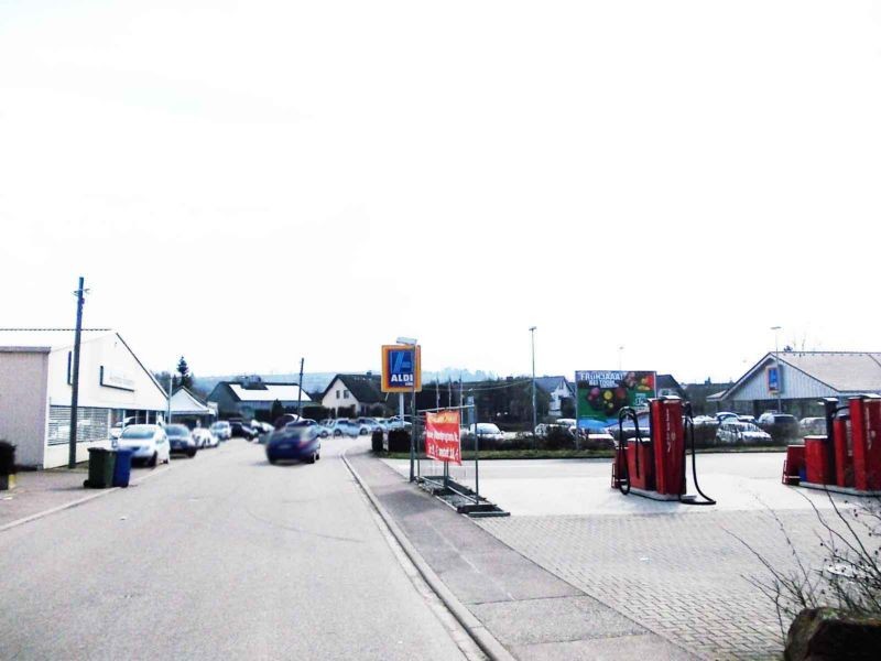 Industriestr. 24  / Einf. Aldi VS