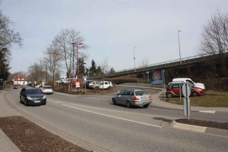 Neumayerstr.  / Bahnhof