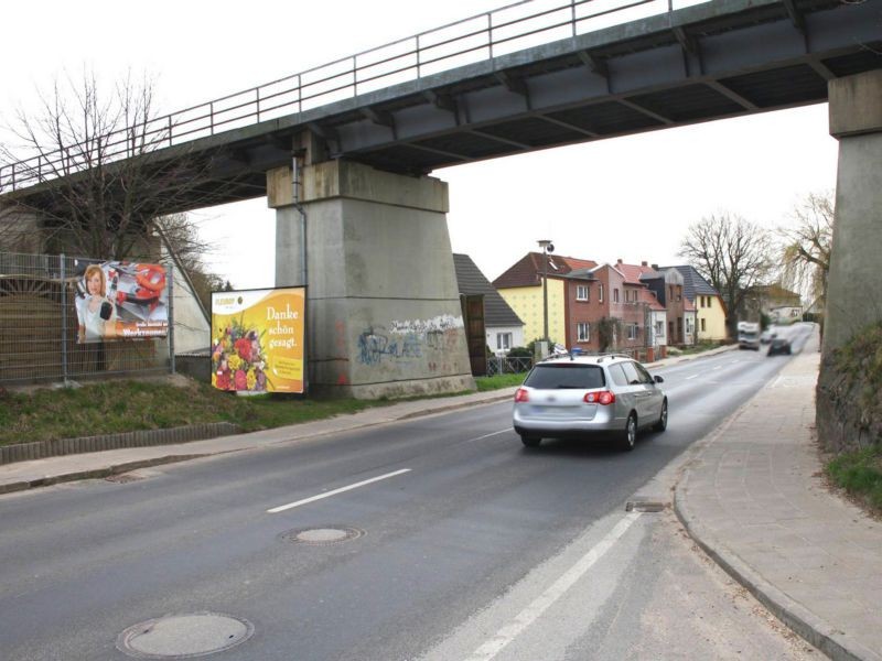 Bützower Str.  / Eisenbahnbrücke quer