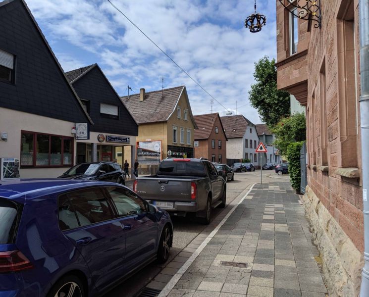 Queichheimer Hauptstr. 104-106 re. quer