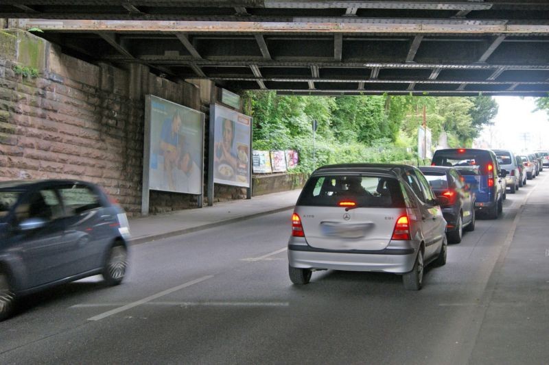 Asperger Str.  / Eisenbahn-Ufg.