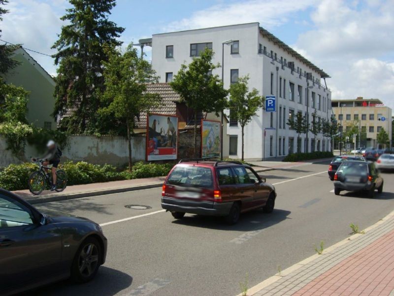 Hans-Warsch-Platz  / Buschweg par.