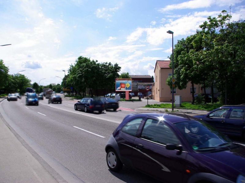 Kaiserwörthdamm (B 44)  / Krzg. Altriper Str.