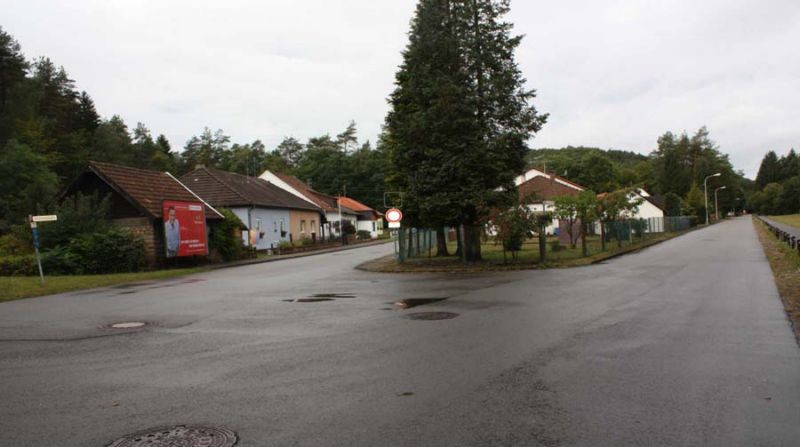 Schöntalstr.  Ri. Schöntalweiher