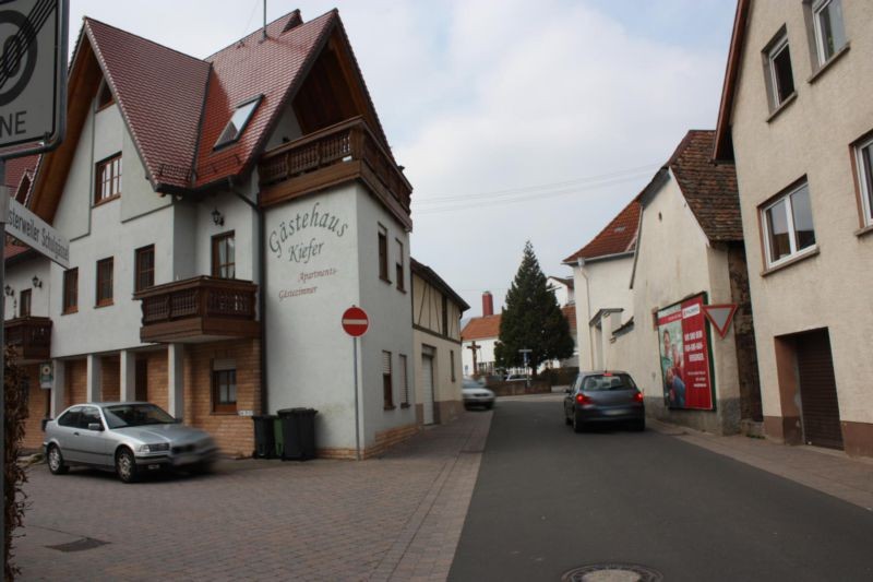 Friedhofstr. 122 / Alsterweiler Schulgässel