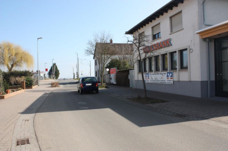 Bahnhofstr.  / neb. Volksbank