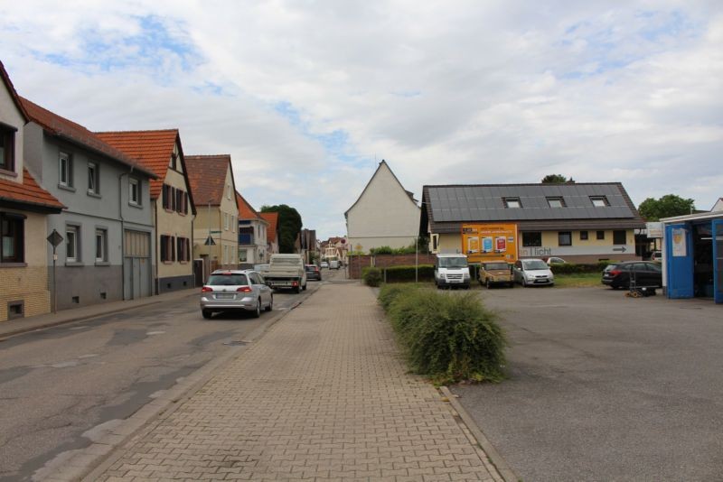 Herrnsheimer Str. 20  / Flurweg quer