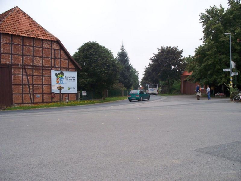 Hüpeder Str.  Dorfplatz
