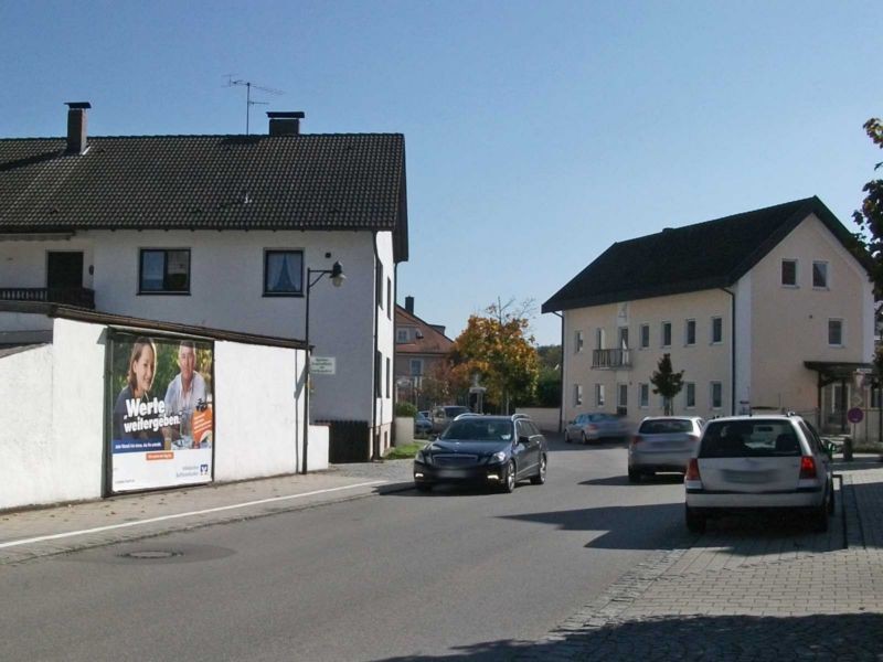 Ingolstädter Str. 4  (B 13)