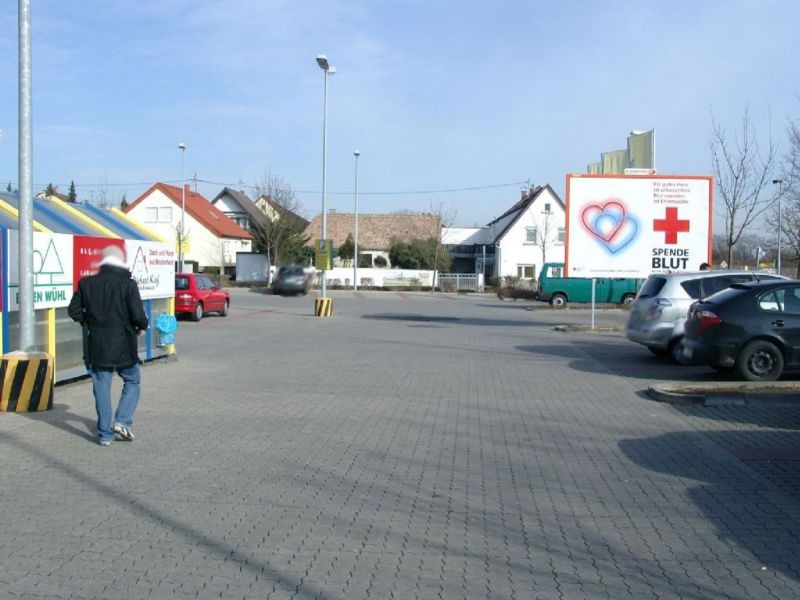 Viehtriftstr. 110  / Speyerer Str. / Edeka geg. Eing.