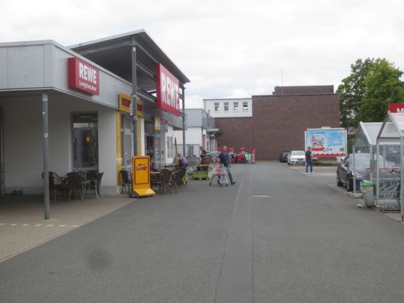 Voss-Str. 11-13  / (PP) Si. Eing. Rewe