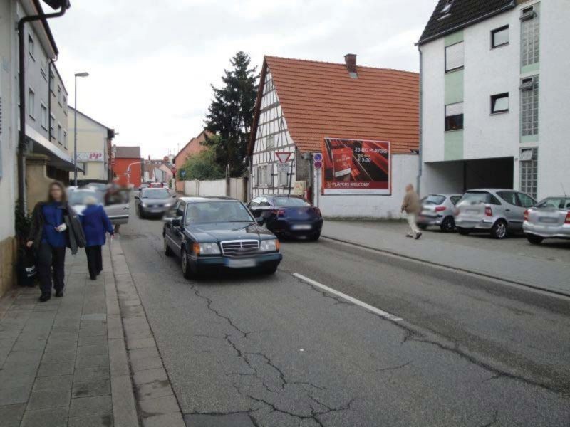 Bahnhofstr. 15 quer